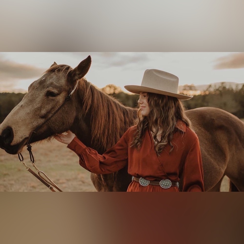 Meet your Posher, Brooke